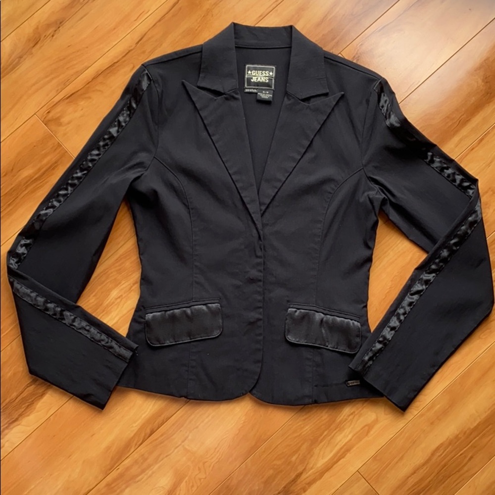 GUESS BLACK WITH SATIN BLAZER SIZE SMALL